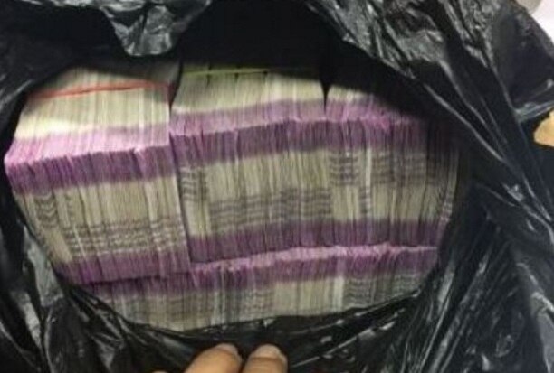 Rs 1.34 cr in new Rs 2,000 denomination seized at Chennai airport Rs 1.34 cr in new Rs 2,000 denomination seized at Chennai airport