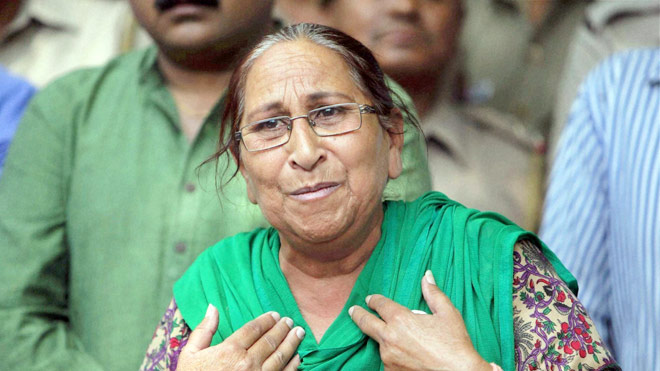 Sarabjit Singh's elder sister Dalbir Kaur joins BJP Sarabjit Singh's elder sister Dalbir Kaur joins BJP
