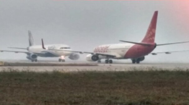 IndiGo, SpiceJet flights come face-to-face at Delhi airport