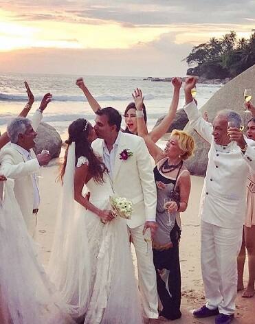 Model turned Actress Lisa Haydon has tied the knot her long-time boyfriend 41-year-old UK-based businessman Dino Lalvani after dating for a year on October 29th at a Goa Beach in Catholic style. She shared the photo on Instgram their photo and wrote, “Just married”  (IMAGE: INSTAGRAM/ LISA)