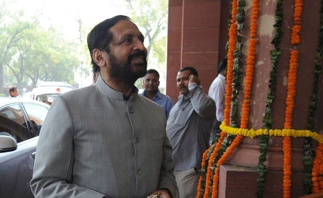 Making Kalmadi, Chautala IOA Life Presidents unacceptable: Sports Minister