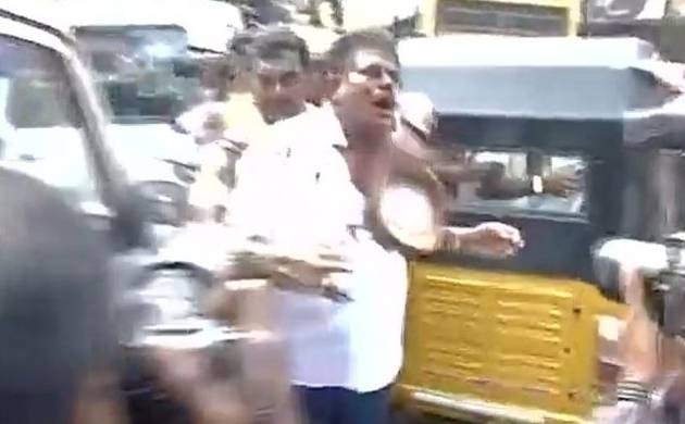 Clash outside AIADMK office in Chennai, suspended MP Sasikala Pushpa's lawyer attacked Clash outside AIADMK office in Chennai, suspended MP Sasikala Pushpa's lawyer attacked