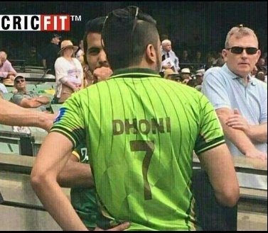 Melbourne Test: Pakistani fan dons jersey with MS Dhoni's name Melbourne Test: Pakistani fan dons jersey with MS Dhoni's name