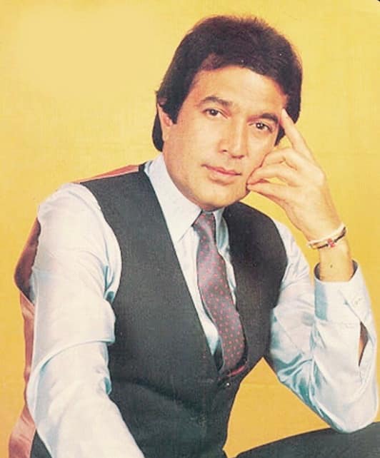 Filmmaker Madhur Bhandarkar shared a photo of the actor and tweeted: