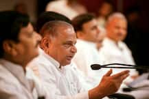 LIVE updates: UP CM Akhilesh\'s meeting with father Mulayam fails to break SP deadlock