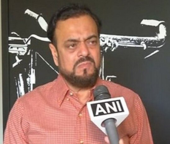 B'luru molestation: Abu Azmi is at it again, says 'girls have to take precautions on their own, cant wait for police' B'luru molestation: Abu Azmi is at it again, says 'girls have to take precautions on their own, cant wait for police'