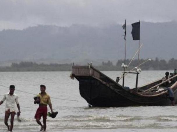 10 Indian fishermen arrested by Lankan navy 10 Indian fishermen arrested by Lankan navy