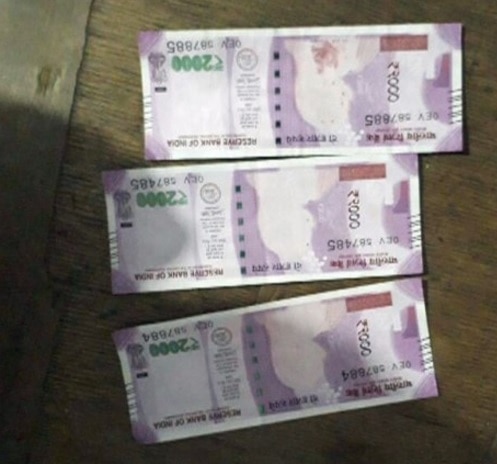 Madhya Pradesh: Mahatma Gandhi does missing in ‘genuine’ 2000 notes Madhya Pradesh: Mahatma Gandhi does missing in ‘genuine’ 2000 notes