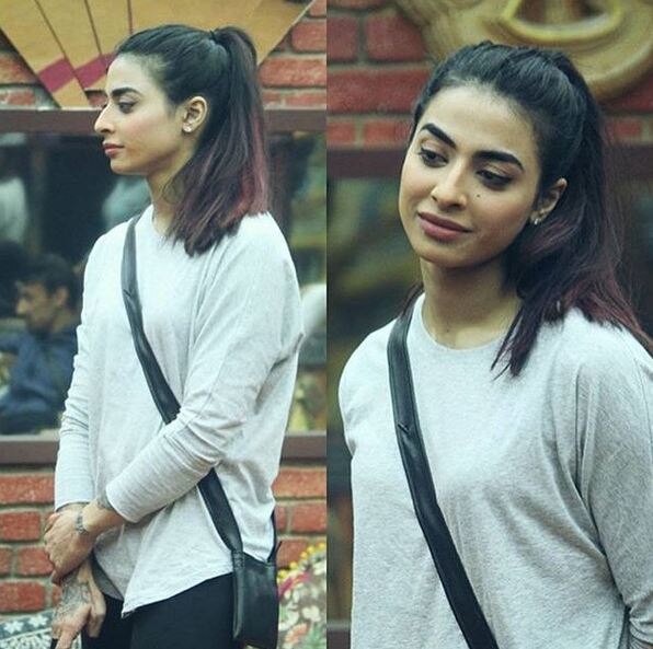Ahem! Quite a special treatment for Bani J. (Image Courtesy - Instagram/vjbani_)