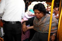 From Amitabh Bachchan To Vidya Balan, All B-town Stars Pay Last Rites To Om Puri; Irfan Khan Breaks Down