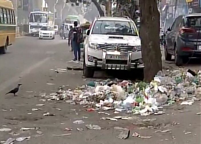 EDMC sanitation workers strike: East Delhi garbage raises fear of disease
