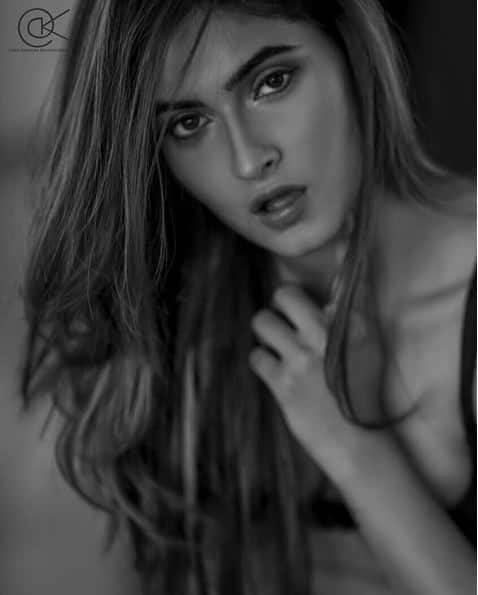When Ashok accused Mihika of spending night with her and released some pictures and video, it was actually her in the video!(Image Courtesy - Instagram/Amitkhannaphotography, KarishmaSharma)
