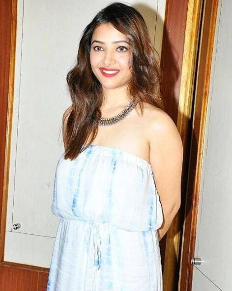 Remember the Bollywood actress Shweta Basu Prasad, who is mostly known for her role as ‘Chunni Munni’ in film ‘Makdee’ has celebrated her birthday on 11th January. The actress’ boyfriend Rohit Mittal threw the party for her lady love in Madh Island. (ALL IMAGES: INSTAGRAM/SHWETA BASU PRASAD)