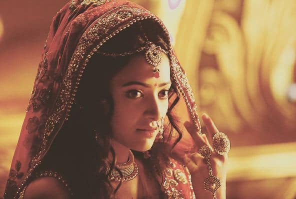 She has worked for many movies in South including Tamil, Telugu etc stayed away from the tinsel town for long. 