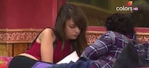 BIGG BOSS 10: Before getting EVICTED, Nitibha Kaul CONFESSED her love to Manveer Gurjar