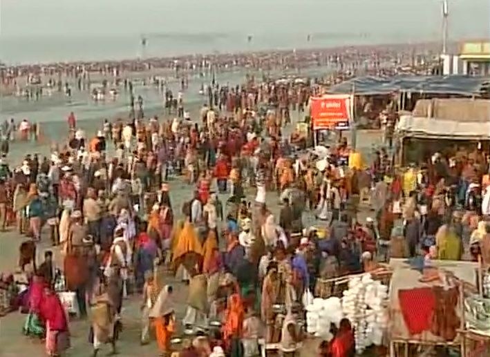 West Bengal: Over a million take holy dip in river Ganges on Makar Sankranti West Bengal: Over a million take holy dip in river Ganges on Makar Sankranti