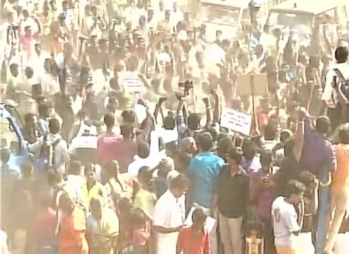 TN: Massive protest in favour of Jallikattu in Madurai, black rangolis against PETA TN: Massive protest in favour of Jallikattu in Madurai, black rangolis against PETA