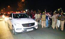 Akhilesh visits, Mulayam blesses