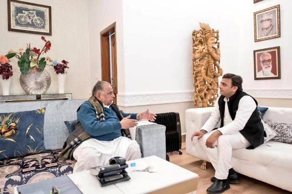 Mulayam Singh backs son Akhilesh's Yadav's decision, hails SP-BSP alliance Mulayam backs son Akhilesh's decision, hails SP-BSP alliance