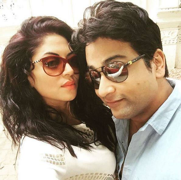 In an exclusive revelation by the Spotboye.com, the actress shared the news and sent the invitation. She wrote, “ Hello, I have a news to share , I'm getting married to my best friend Ronnit Biswas and starting a new life as a Mrs on the 27th of January , this is an impromptu call and decision taken 2 days back ..you can also call it divine intervention , (no I'm not preggy ) now the main catch - we are travelling close to Kedarnath to a shiv Parvati temple and doing a simple temple wedding.” (IMAGE: INSTAGRAM)