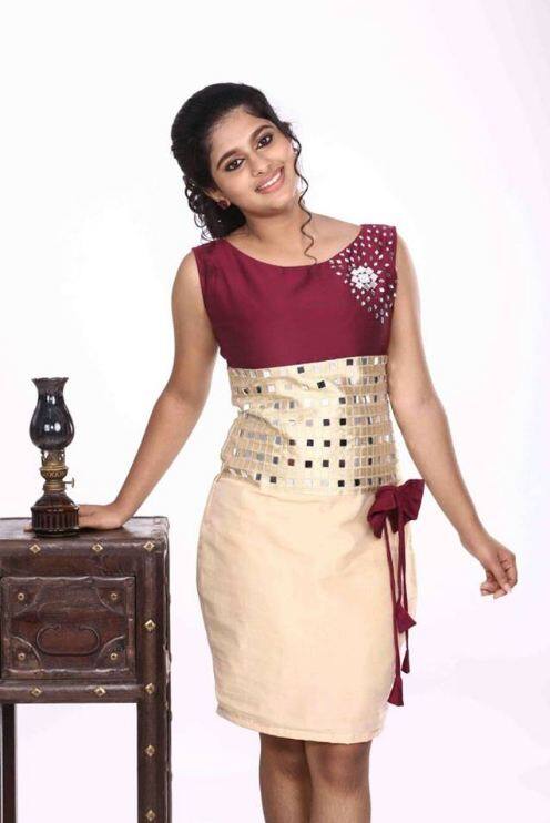Southern film actress Nayanthara on Wednesday came out in support of Jallikattu and the youngsters who are protesting against the ban on the ancient and popular bull-taming sport, celebrated during Pongal festival in Tamil Nadu.
