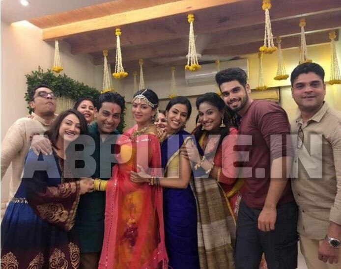 Kavita and Ronnit's family and close friends attended the haldi ceremony!(Image Courtesy - Instagram)