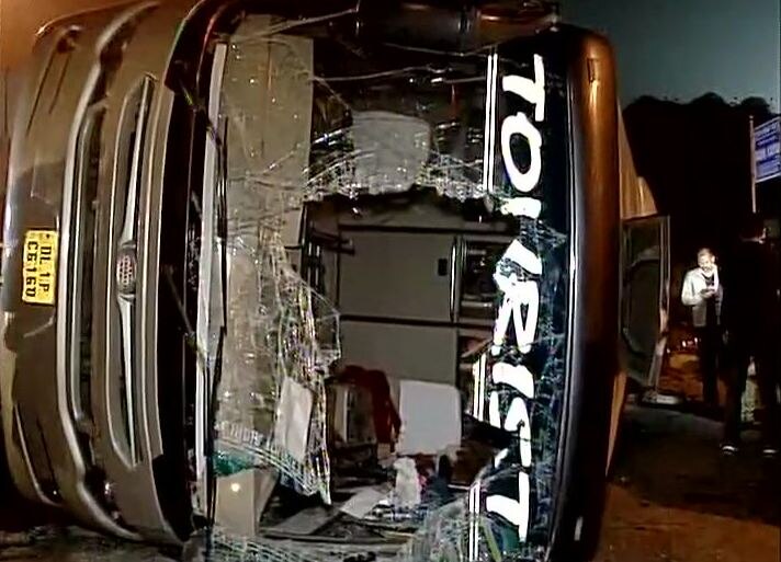 Delhi: 19 injured after bus collides with truck in Delhi Cantonment area, truck driver on the run