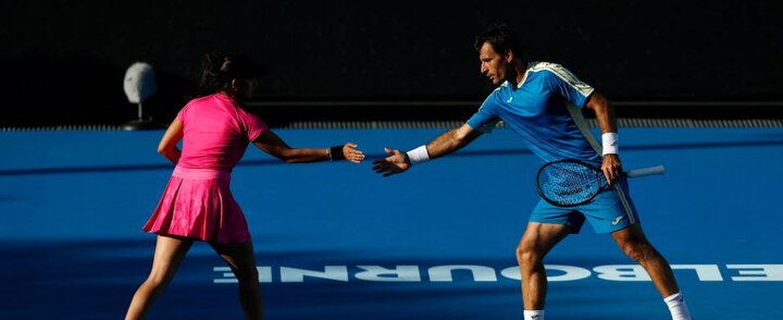 Sania-Dodig beat Bopanna-Dabrowski to reach Australian Open semis Sania-Dodig beat Bopanna-Dabrowski to reach Australian Open semis