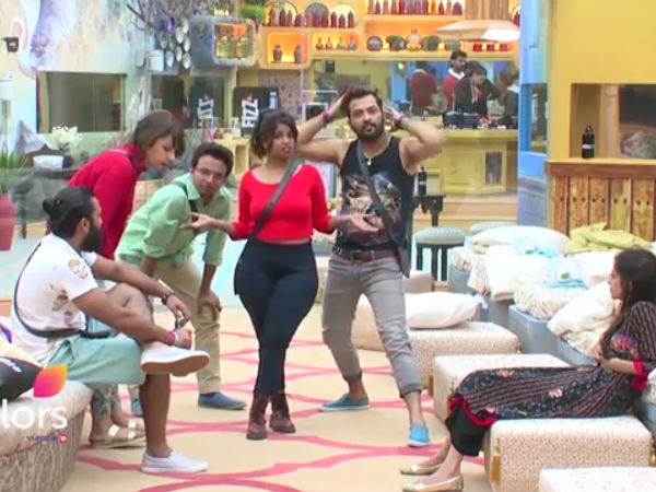  Bigg Boss: Three former contestants to enter the house; Here's why! Bigg Boss: Three former contestants to enter the house; Here's why!