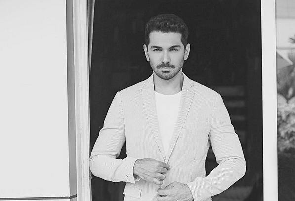 ABHINAV SHUKLA: My family is democratic in true sense. My father is a scientist , my mother a teacher, my brother is a Naval Officer and i am an Entertainer we all are doing out bit for our country. (IMAGE COURTESY: INSTAGRAM)