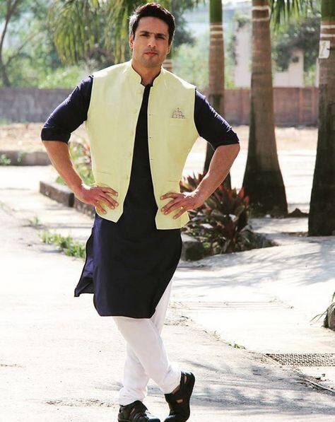 IQBAL KHAN: Republic Day reminds us that we are the part of a civilisation where every one is equal, independent and together! As an actor its my dream to bring in some changes through the entertainment medium which I tried by doing a show called 'Pyaar Ko Hojanedo'. I will keep trying through new ideas in future too. (IMAGE COURTESY: INSTAGRAM)
