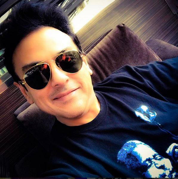 Singer Adnan Sami, who recently got Indian citizenship, tweeted a picture of himself in Tri-color and wrote,