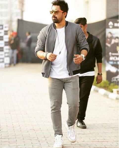 MTV VJ and actor Rannvijay Singha saluted the Indian Army with a picture of himself, holding the Indian flag on a snow-capped mountain and wrote alongside,