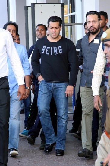 Salman and the other actors also replied to a few general questions like names, father's name, age, residential address and caste. To a question with regard to his religion, Salman said that