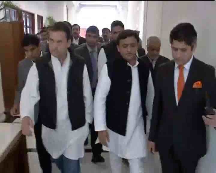 Cycle & hand is great combination, says Akhilesh; We are together to condemn politics of fear, says Rahul Cycle & hand is great combination, says Akhilesh; We are together to condemn politics of fear, says Rahul