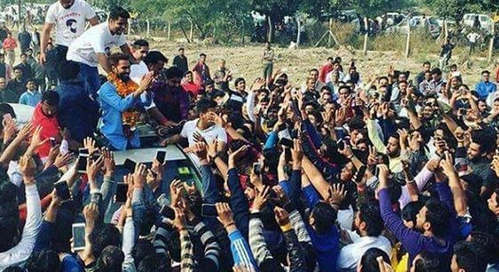 BIGG BOSS 10 WINNER Manveer Gurjar gets UNBELIEVABLE WELCOME in Delhi and Noida BIGG BOSS 10 WINNER Manveer Gurjar gets UNBELIEVABLE WELCOME in Delhi and Noida