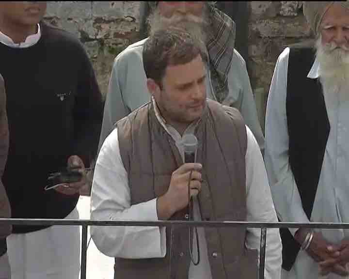 Guru Nanak said 'sab kuch tera', Akalis' motto 'mera mera': Rahul Gandhi Guru Nanak said 'sab kuch tera', Akalis' motto 'mera mera': Rahul Gandhi