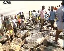 Chennai: Work on to clear oil spill along shoreline, says Official