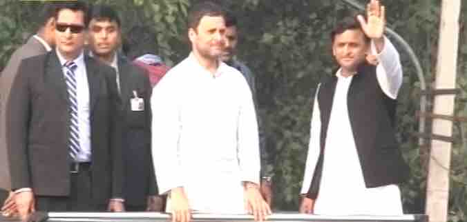 Uttar Pradesh elections: Akhilesh, Rahul hold their second roadshow in Agra