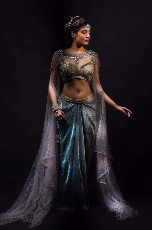 One of the prettiest actresses of TV industry, Kritika Kamra is all set to make us nostalgic with her lead role in fantasy show Chandrakanta.
(Instagram credit: rajeev_kritikafc)