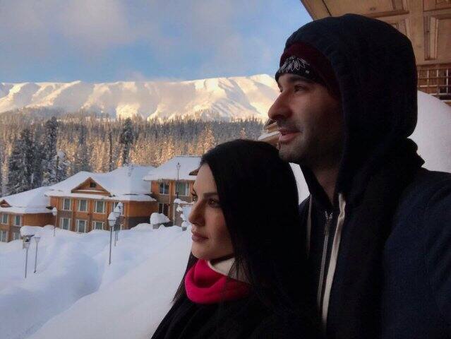 Sunny Leone, who is making everybody groove on her latest dance number 'Laila' from 'Raees' is currently chilling with her hubby Daniel Webber in Kashmir (Picture Courtesy- Sunny Leone's twitter account)