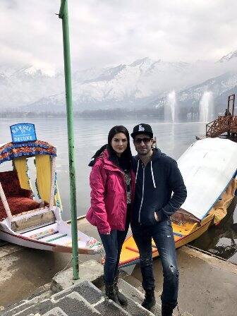 Sunny and Daniel made sure that they don't miss Shikara ride. (Picture Courtesy: Sunny Leone-Twitter)