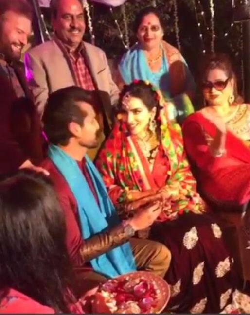 The ceremony was a close-knit affair with close friends and family. Mansi and Yuvraj looked made for each other as they both twinned their attires! (Image Courtesy - Mansisharma1603) 