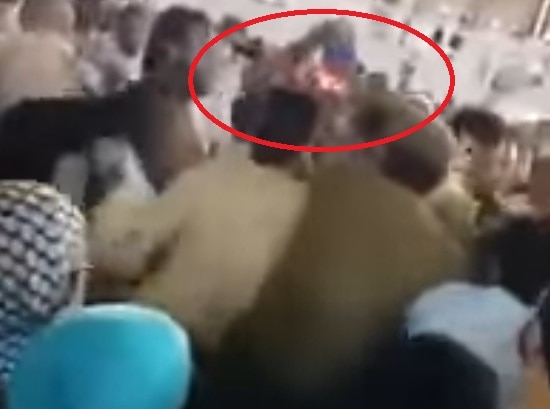 SHOCKING VIDEO: Man tries to set himself ablaze at Kaaba in Mecca SHOCKING VIDEO: Man tries to set himself ablaze at Kaaba in Mecca