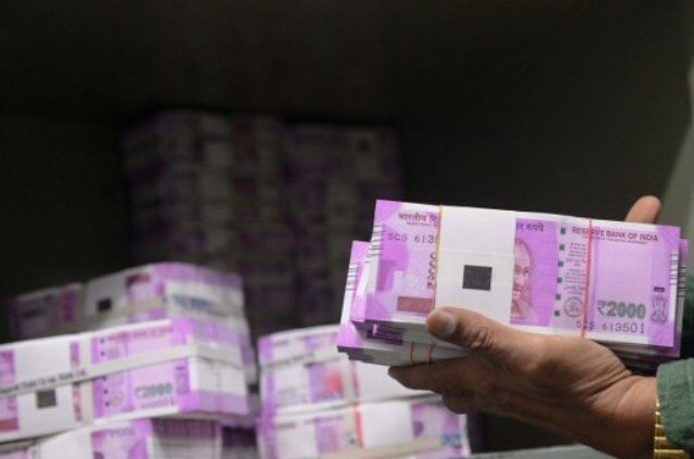 I-T says 97 pc of poll seizures in Ktaka in high-denomination notes Karnataka: Income Tax Department says 97 percent of poll seizures in high-denomination notes