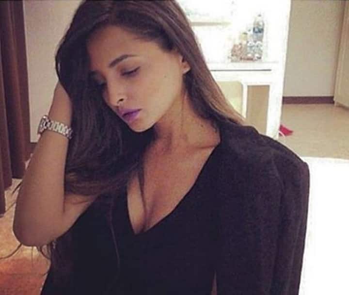 Karan’s girlfriend Jinita is drop-dead gorgeous and sexy. Won’t you agree? (Image Courtesy - Instagram/Jinitasheth)