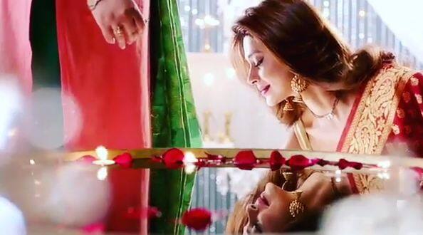 Jennifer Winget playing role of Maya in television serial ‘Beyhadh’ of Sony TV has changed her look after getting married to Arjun(Kushal Tandon). Maya’s constant change of style has won our hearts. (Picture credit: Instagram- official_beyhadh)