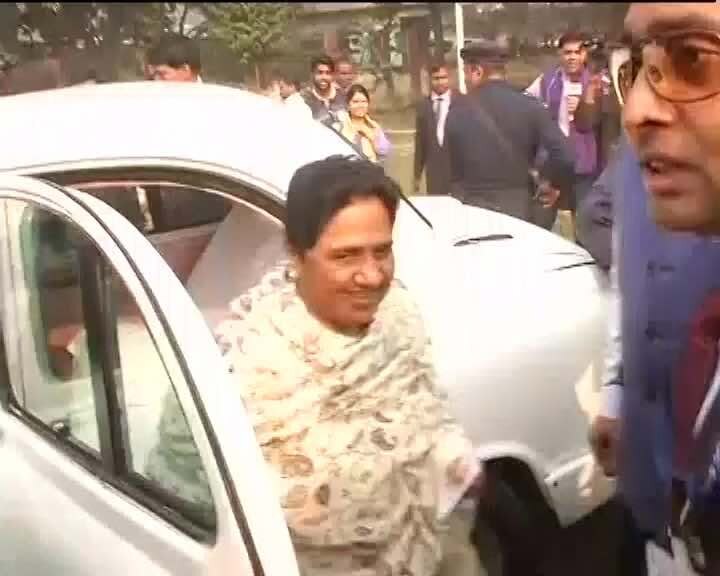 Mayawati casts vote in Lucknow, claims victory in UP poll 2017 Mayawati casts vote in Lucknow, claims victory in UP poll 2017