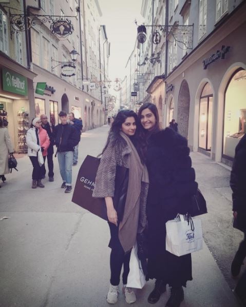 The sister duo, Rhea and Sonam snapped while shopping. Rhea shared the memory saying 