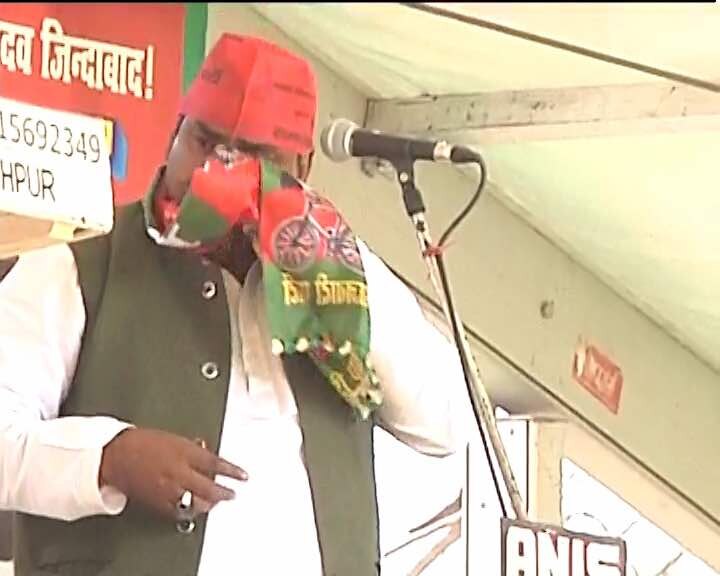 Amethi: UP minister Gayatri Prajapati, accused of rape, turns emotional while giving speech at rally Amethi: UP minister Gayatri Prajapati, accused of rape, turns emotional while giving speech at rally